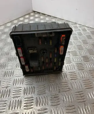 Volkswagen PASSAT B6 Fuse module 3C0937125 63592777