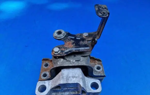 Alfa Romeo Brera Engine mount vacuum valve 50501961