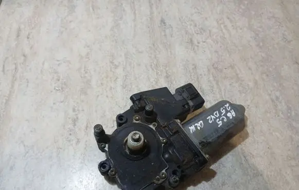 Audi A6 S6 C5 4B Front door window regulator motor 119024114