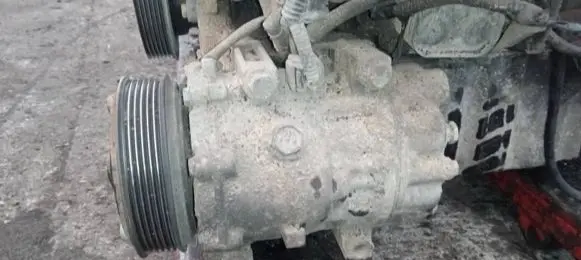 Volvo V50 Air conditioning (A/C) compressor (pump)