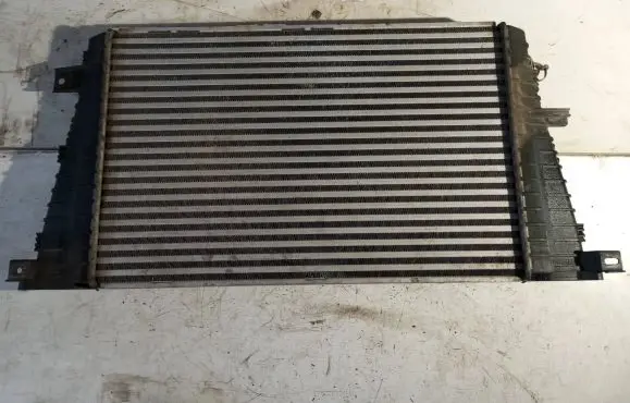 Opel Zafira B Intercooler radiator 13223395