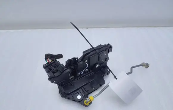 KIA Soul Front door lock 813102K120
