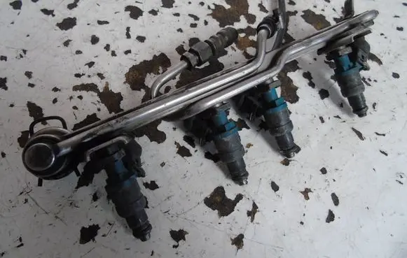 Volkswagen PASSAT B5 Fuel main line pipe