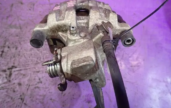 Nissan Primera Rear brake caliper