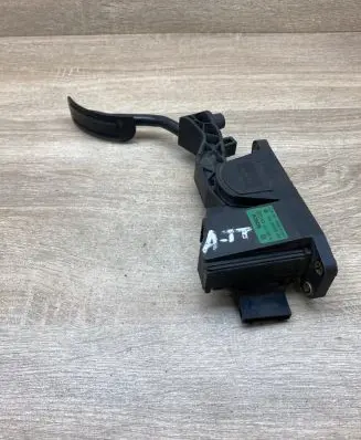 Audi TT Mk1 Accelerator throttle pedal 8N2721503A 0280752234