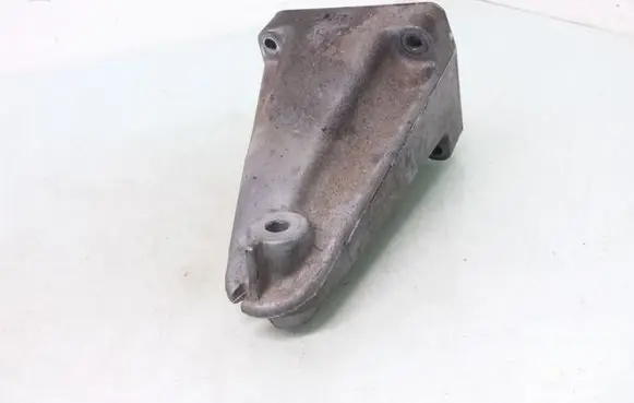 Mercedes-Benz C W203 Engine mounting bracket A6112230804