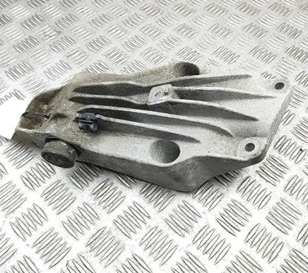 BMW 7 G11 G12 Engine mounting bracket 6861559