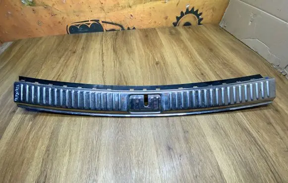 Volkswagen Touareg II Trunk/boot sill cover protection 7P0863459F