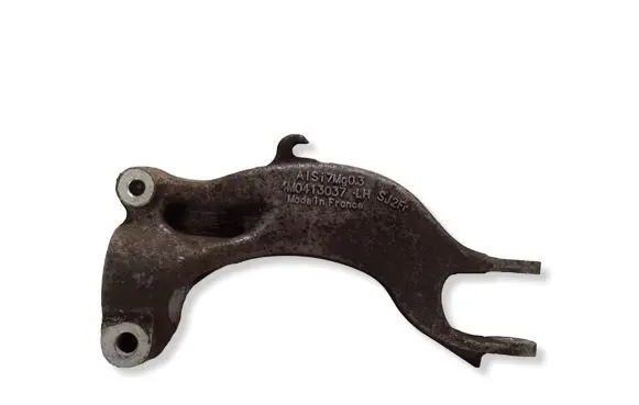 Volkswagen Touareg III Lower shock absorber bracket 4M0413037