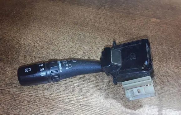 Hyundai Santa Fe Wiper control stalk 0321RHD