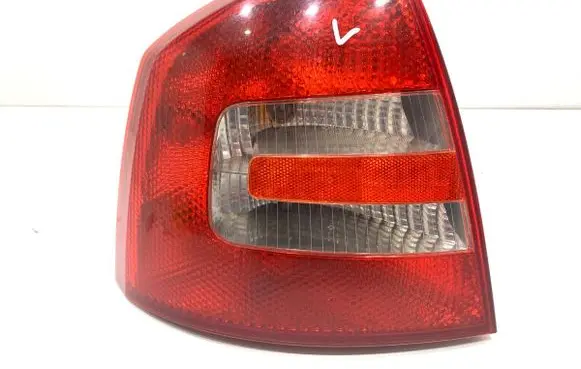 Skoda Octavia Mk2 (1Z) Rear/tail lights 1Z5945095A