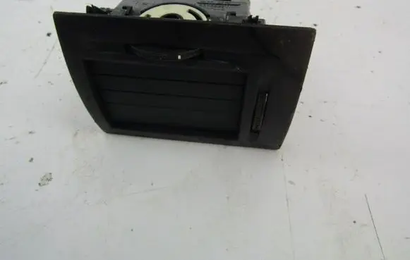 Opel Meriva A Dash center air vent grill 464652911