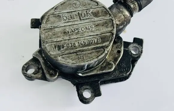 Volkswagen Golf IV Vacuum pump WW0038145101B