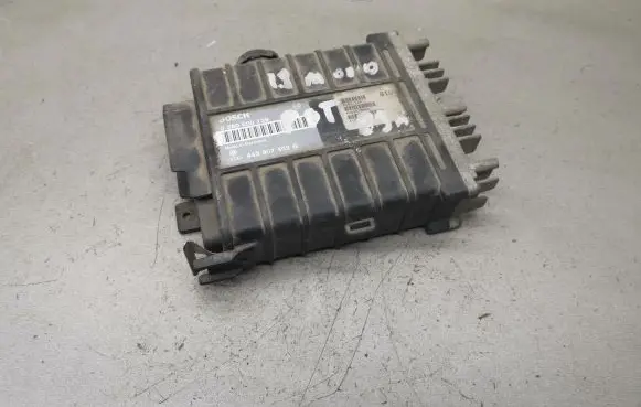 Volkswagen PASSAT B3 Engine control unit/module 0280000739 443907403G