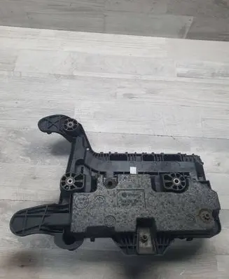 Volkswagen Sharan Battery tray 1K0915333