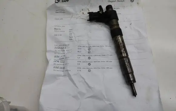 Land Rover Freelander 2 - LR2 Fuel injector 0445116043