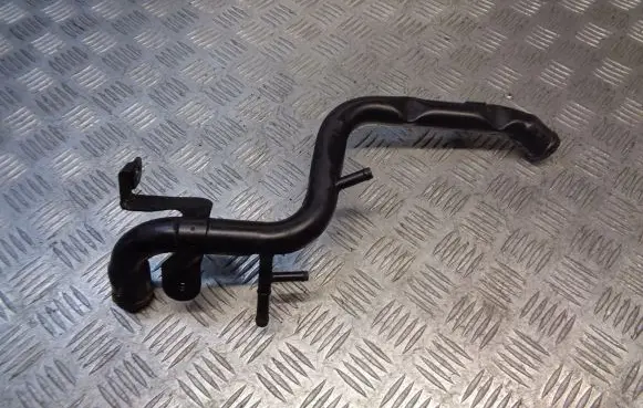 Volkswagen PASSAT B5.5 Engine coolant pipe/hose