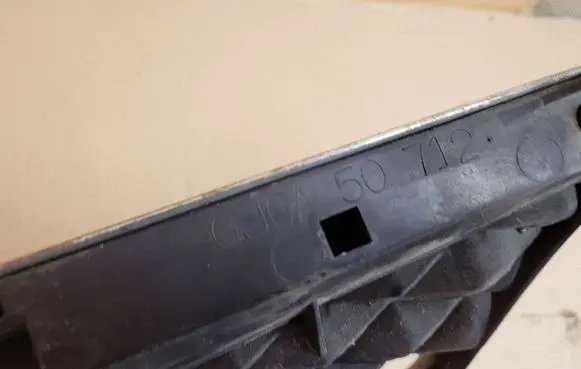 Mazda 6 Front bumper upper radiator grill GJ6A50712