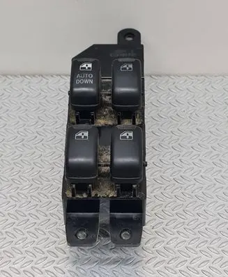 Hyundai Santa Fe Electric window control switch 9357026000 S4LH215S10