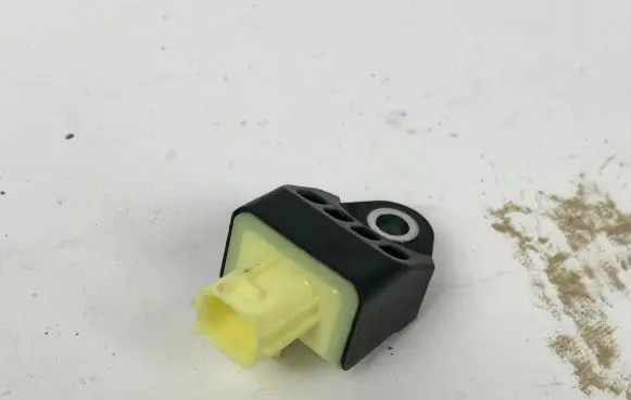 Toyota Mirai Airbag deployment crash/impact sensor 8983133040