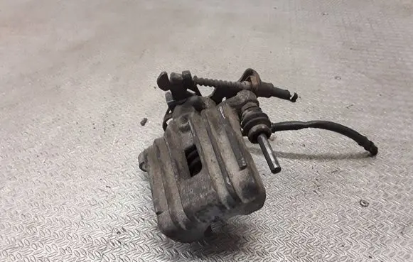 Volkswagen PASSAT B5 Rear brake caliper