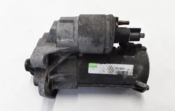 Renault Megane III Starter motor 233003329R