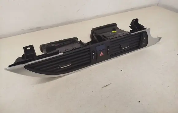 Audi A7 S7 4G Dash center air vent grill 4G2820951