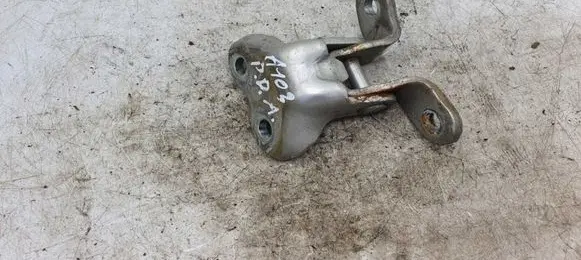 Toyota Corolla Verso AR10 Front door lower hinge NOCODE