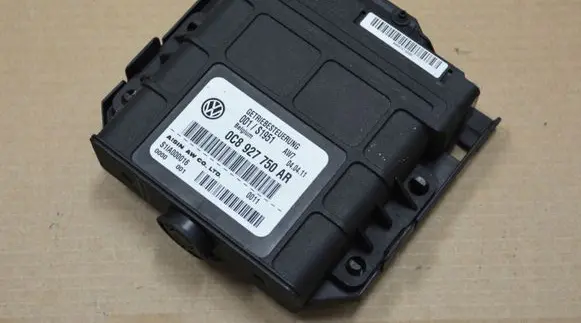 Volkswagen Touareg II Transfer box differential control unit 0C8927750AR