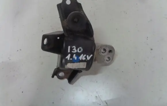Hyundai i30 Engine mounting bracket 254634354