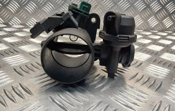 Peugeot 407 Throttle valve 9647474880