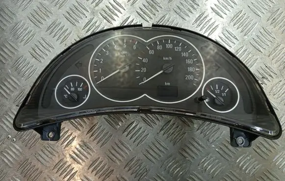Speedometer (instrument cluster)