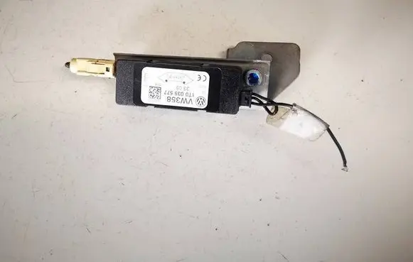 Volkswagen Touran I Antenna control unit 1t0035755