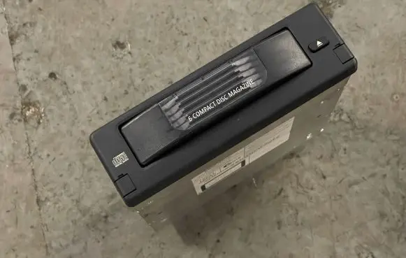 BMW 5 E60 E61 CD/DVD changer 9131850 AL602180890859 020469