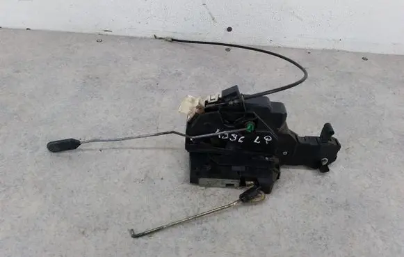 Land Rover Discovery Front door lock 