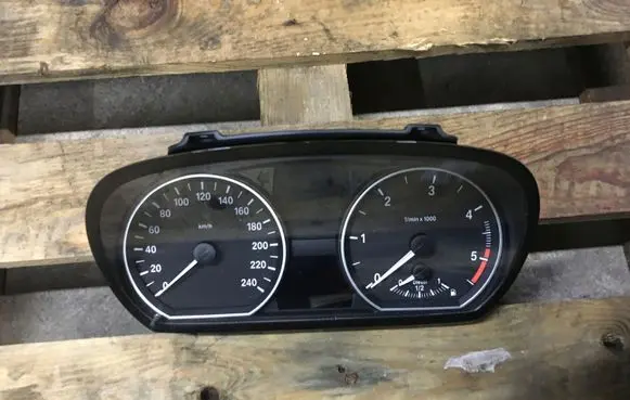BMW 1 E81 E87 Speedometer (instrument cluster) 9187330