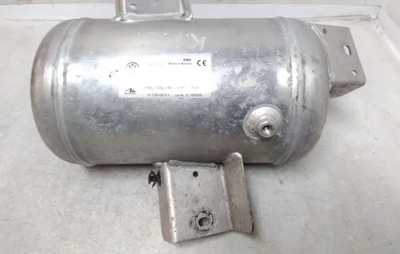 Volkswagen Phaeton Air suspension tank/reservoir 3D0616201