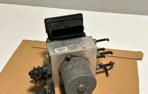 Volkswagen PASSAT B7 ABS Pump 3AA614109BK 16540