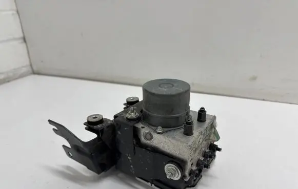 Nissan Qashqai J12 ABS Pump 476606UC0B