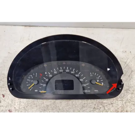 Mercedes-Benz Vito Viano W639 Speedometer (instrument cluster) 555000330701 555000330602
