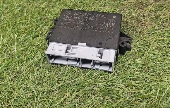 Mercedes-Benz E W212 Parking PDC control unit/module A0009008004