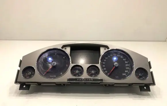 Volkswagen Phaeton Speedometer (instrument cluster) 3D0920885T