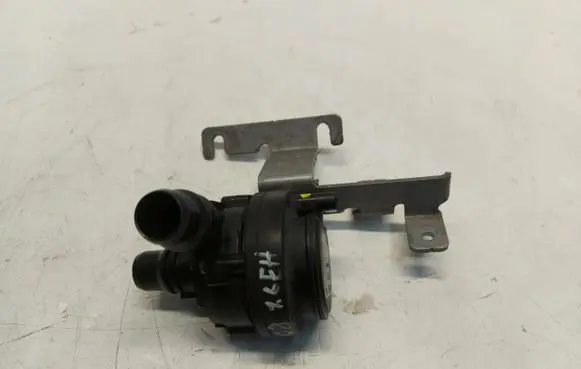 Peugeot 408 P54 Water pump 9823813380