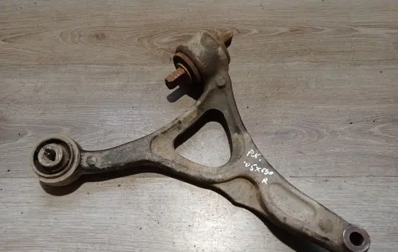 Volvo XC90 Front lower control arm/wishbone 8646613