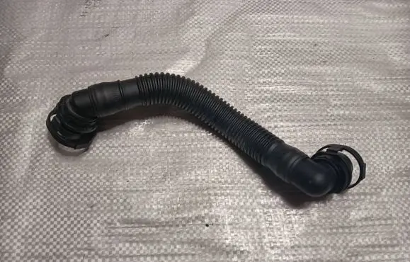Volkswagen Caddy Breather hose/pipe 03L103493AE