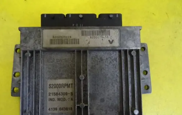 Renault Espace - Grand espace IV Engine control unit/module 8200323228 215843095