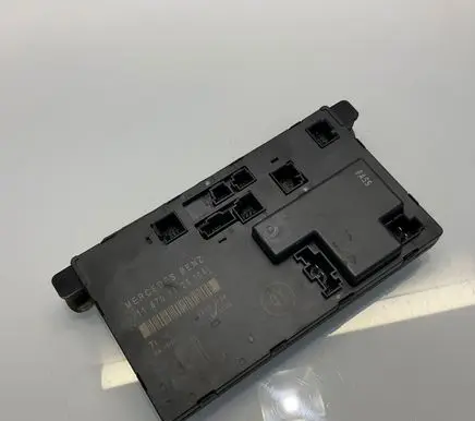 Mercedes-Benz E W211 Door control unit/module 2118707126 00401708 A2118707126