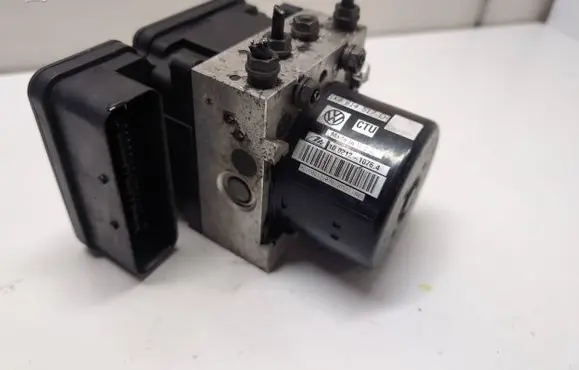Volkswagen Jetta VI ABS Pump 1K0907379CB 10062531901 10096103893