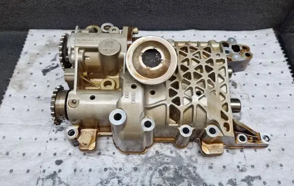 Audi A6 S6 C6 4F Oil pump 06B103535F 06D103295P 06D103295E