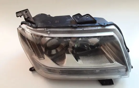Suzuki Grand Vitara II Headlight/headlamp 10059079